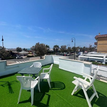 Villa Pisola Fiumicino Airport - Seafront Luaran gambar