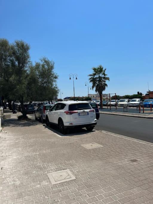 Villa Pisola Fiumicino Airport - Seafront Luaran gambar