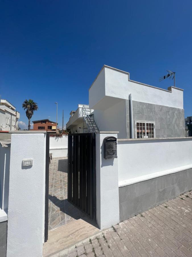Villa Pisola Fiumicino Airport - Seafront Luaran gambar